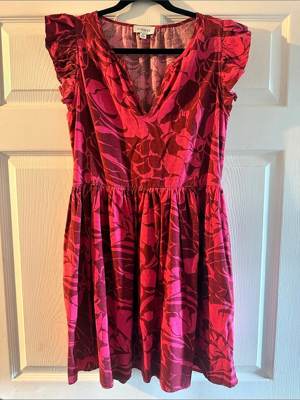 EVEREVE Floral Ruffle Sleeve Dress in Pink & Burgundy Size XS